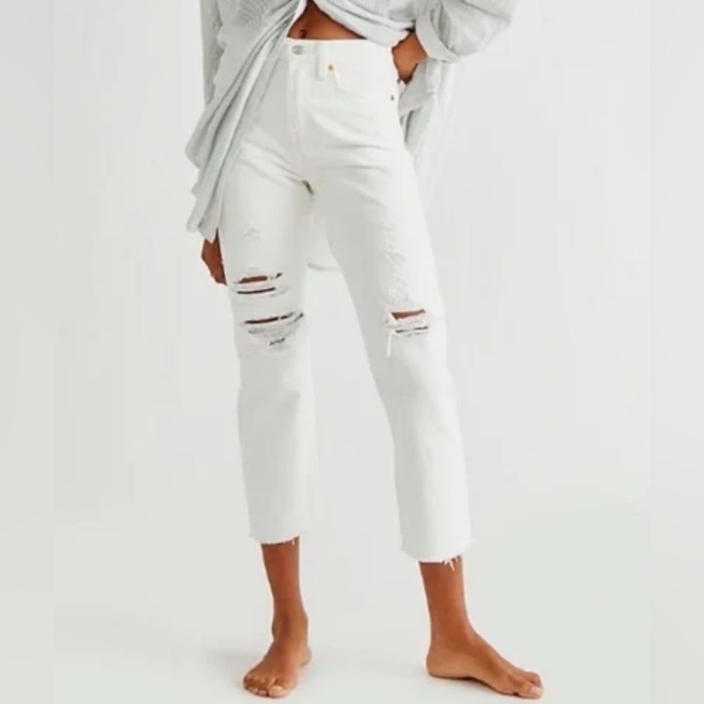 Levi’s Wedgie ripped white jeans perfect condition - size 28